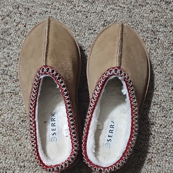 Serra Tan Slippers with Red Accents - Picture 2 of 4